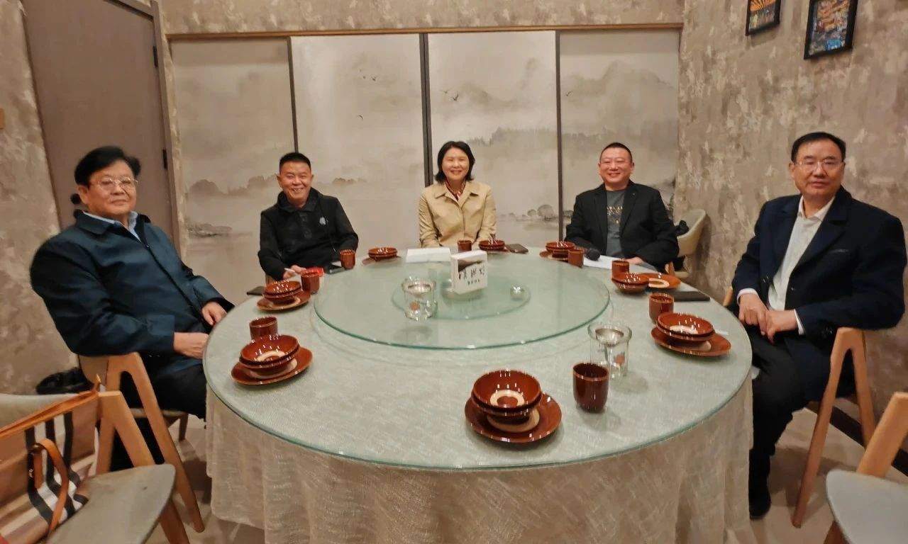 【汇聚力量 共谋发展】十月份会长办公会指引商会未来