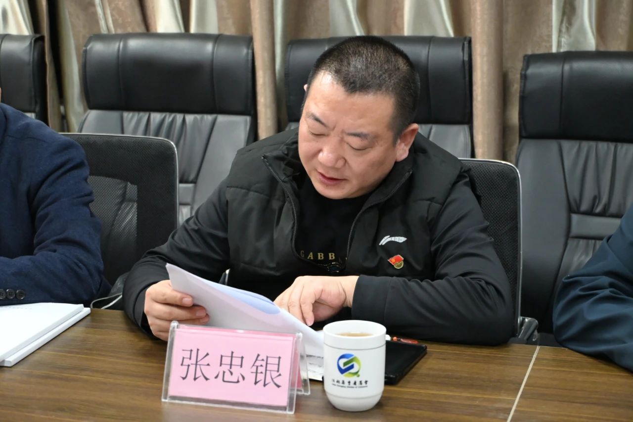 学习振精神 两节送温暖