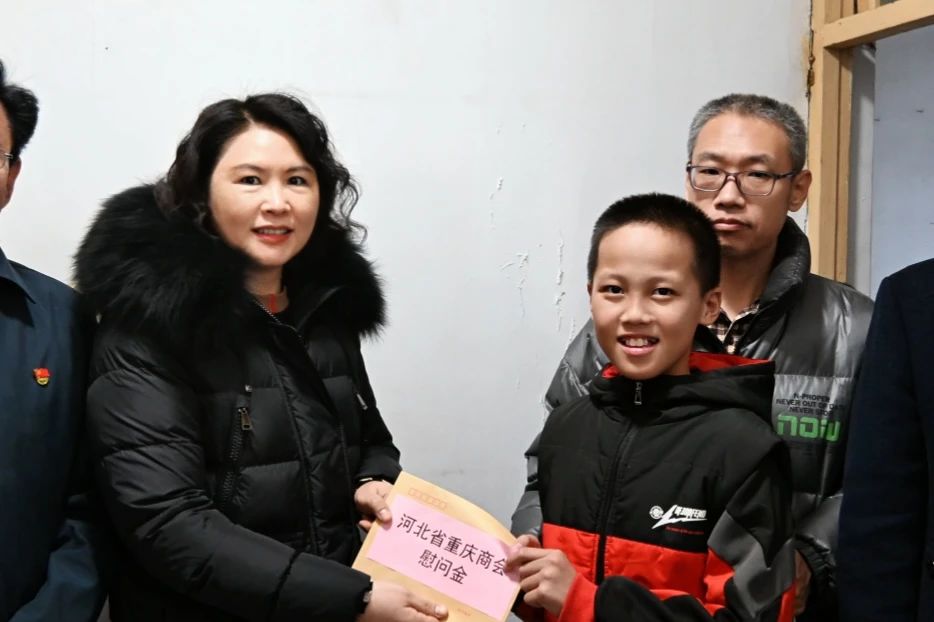 学习振精神 两节送温暖