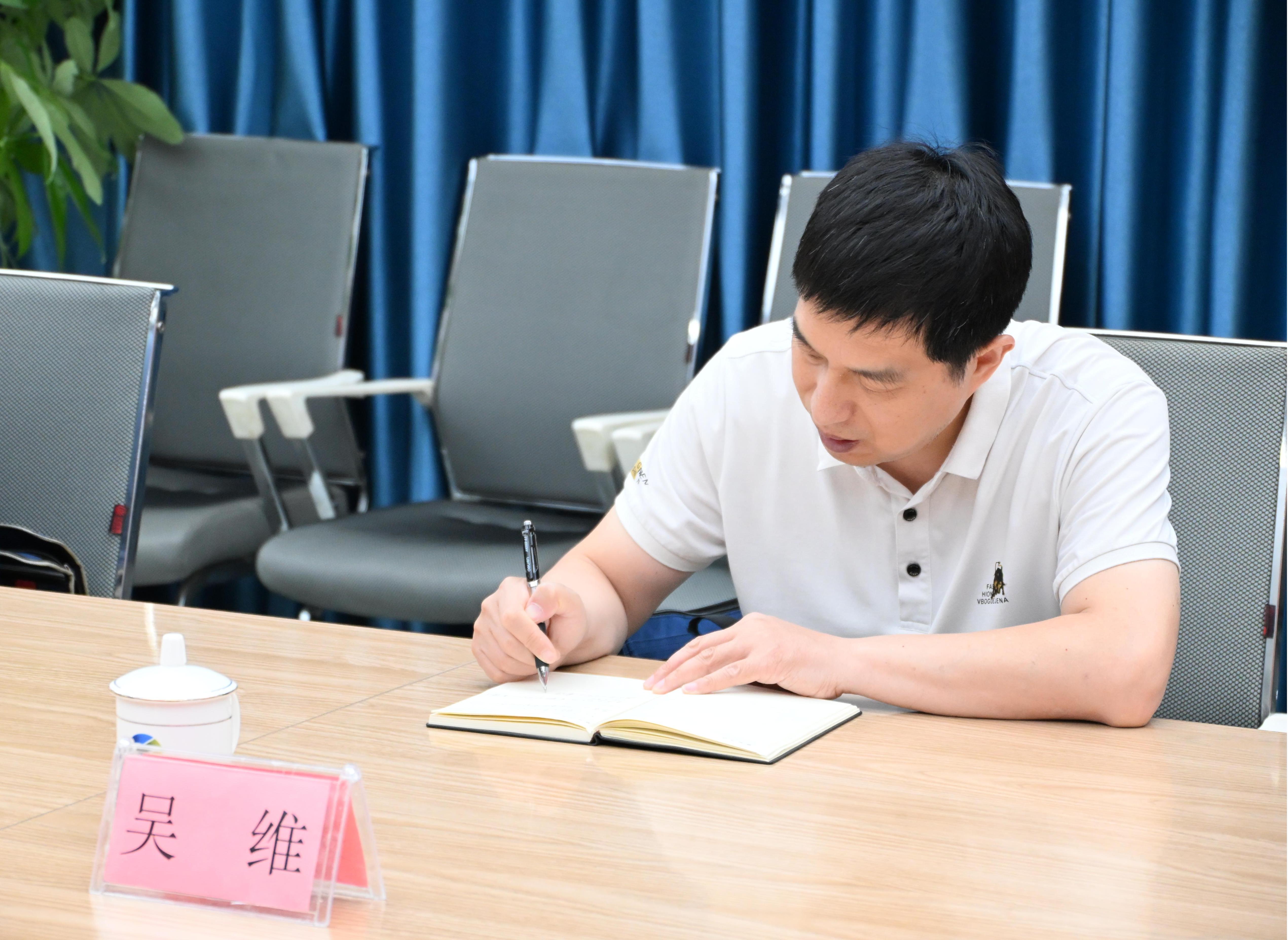 王永杰莅临河北省重庆商会调研指导党支部建设工作